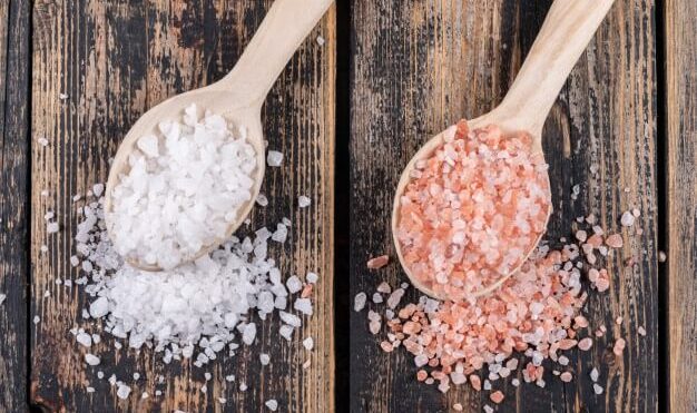 Pink-Himalayan-sea-salt-vs-sea-salt
